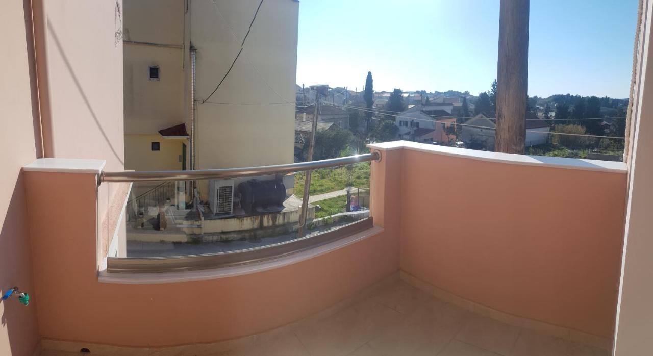 Harry'S Apartment Lefkími Kültér fotó
